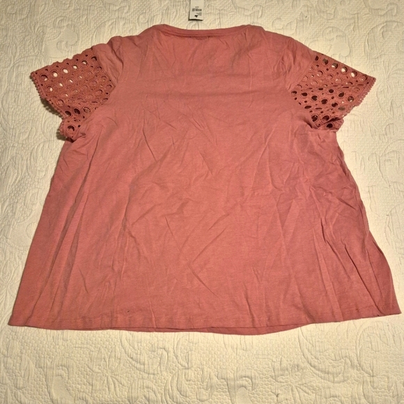 Lane Bryant women's size 22/24 medium pink lacy cut out sleeve shirt, NWT - Picture 5 of 6
